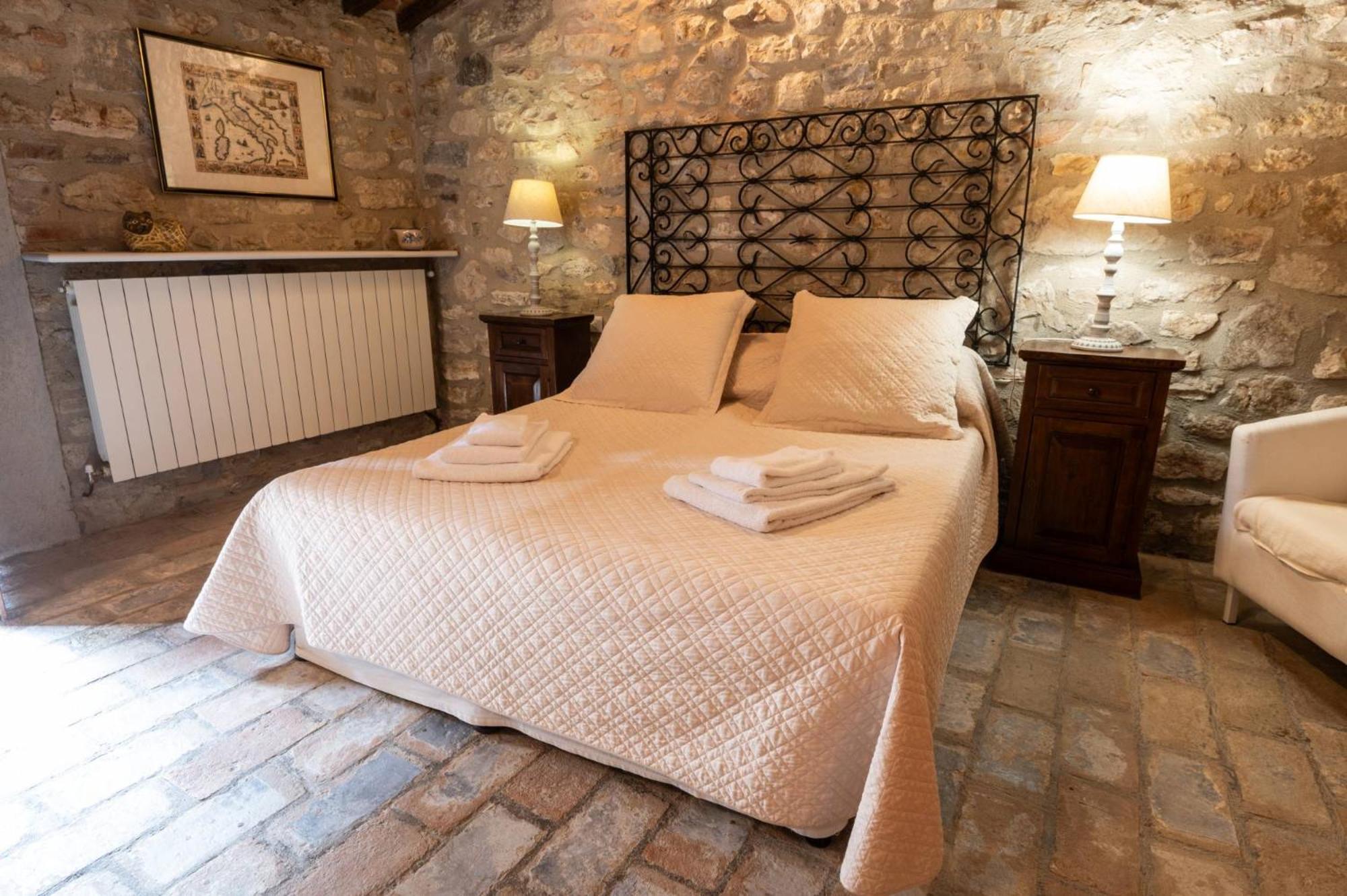 Bed and Breakfast Castello Valenzino Antognola Zewnętrze zdjęcie